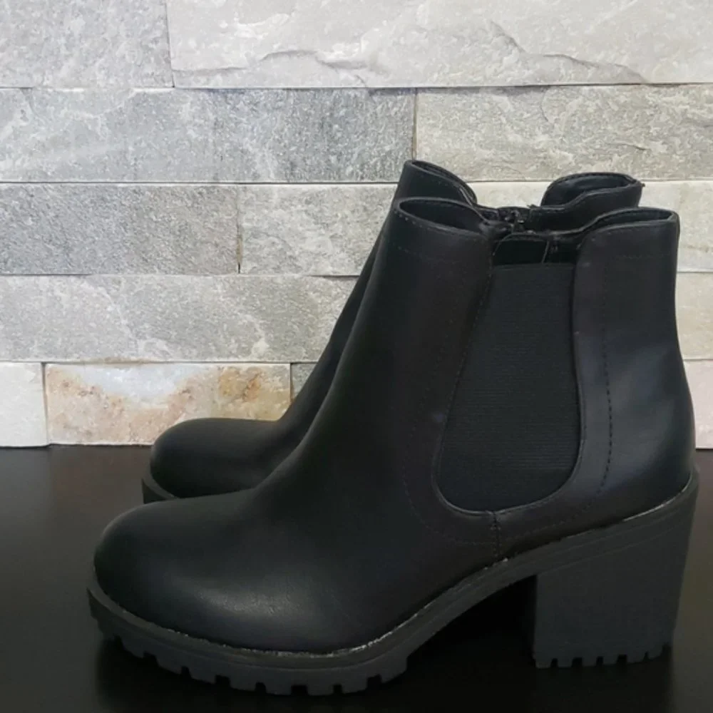 American Rag Women's Morghan Chelsea Boots - Picture 5 of 6